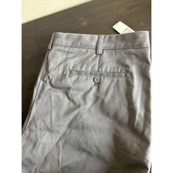 Van Heusen Flex Waistband Pants Classic Fit Gray Non Iron NWT, Big & Tall, 42x30 - Picture 7 of 10